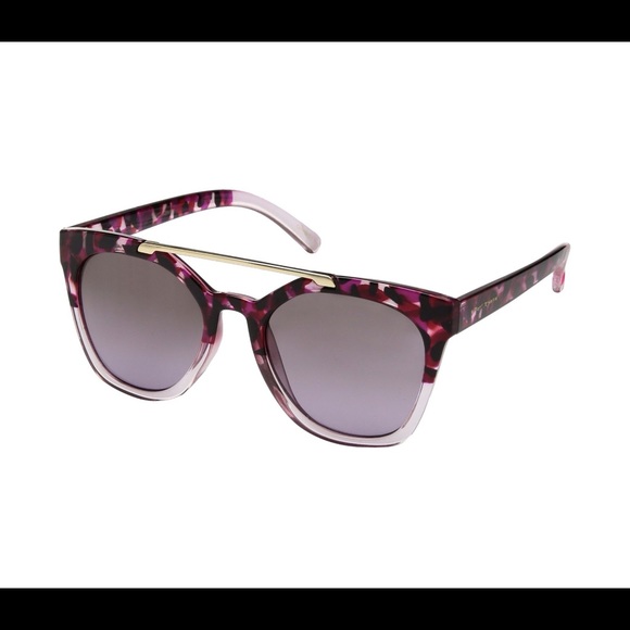 Betsey Johnson Retro Look Sunglasses Gradient Lens - Picture 8 of 8